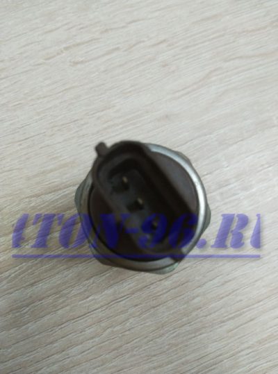 Датчик давления топливной рампы isuzu nqr75/85/fsr90 4hk1/6hk1/4jj1
