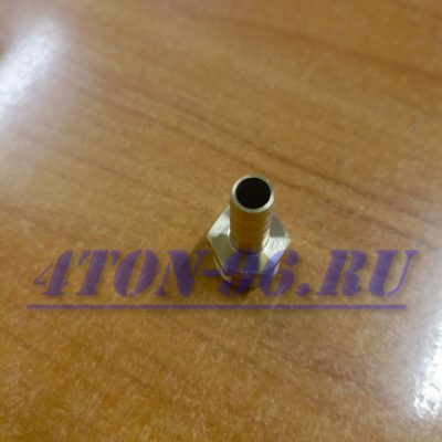Штуцер топливопровода ёлочка d10, М16*1,5, латунь